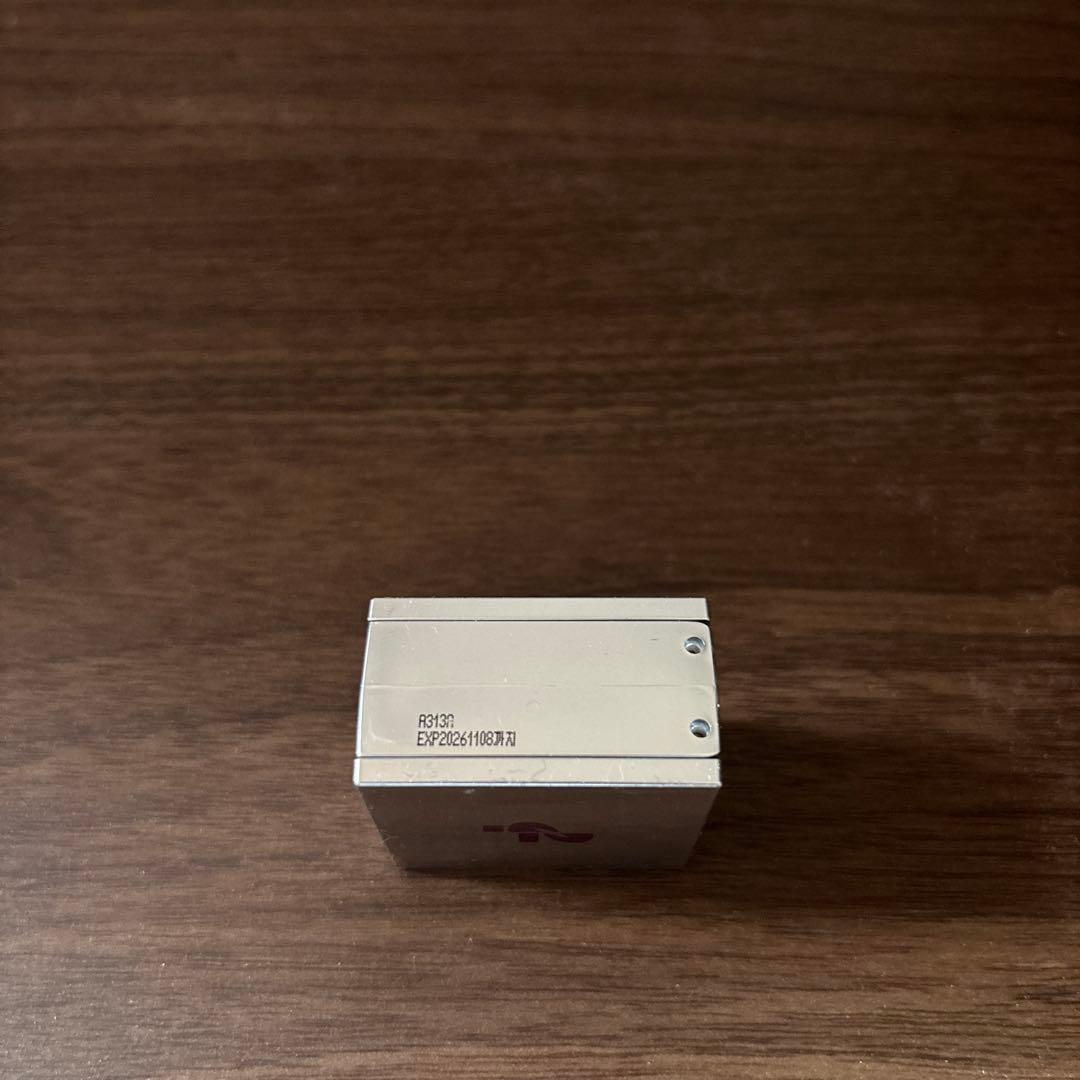TWO SLASH FOUR Strobing Face Cube Highlight Purple