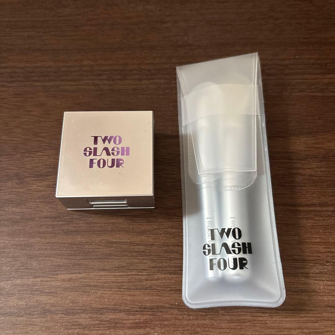 TWO SLASH FOUR Strobing Face Cube Highlight Purple
